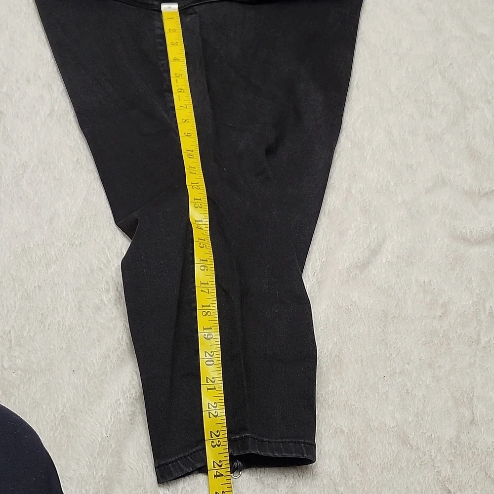 Torrid Bombshell Super Soft Skinny Leg High-Rise Black Jean Cropped Plus Sz 30R - Picture 8 of 10